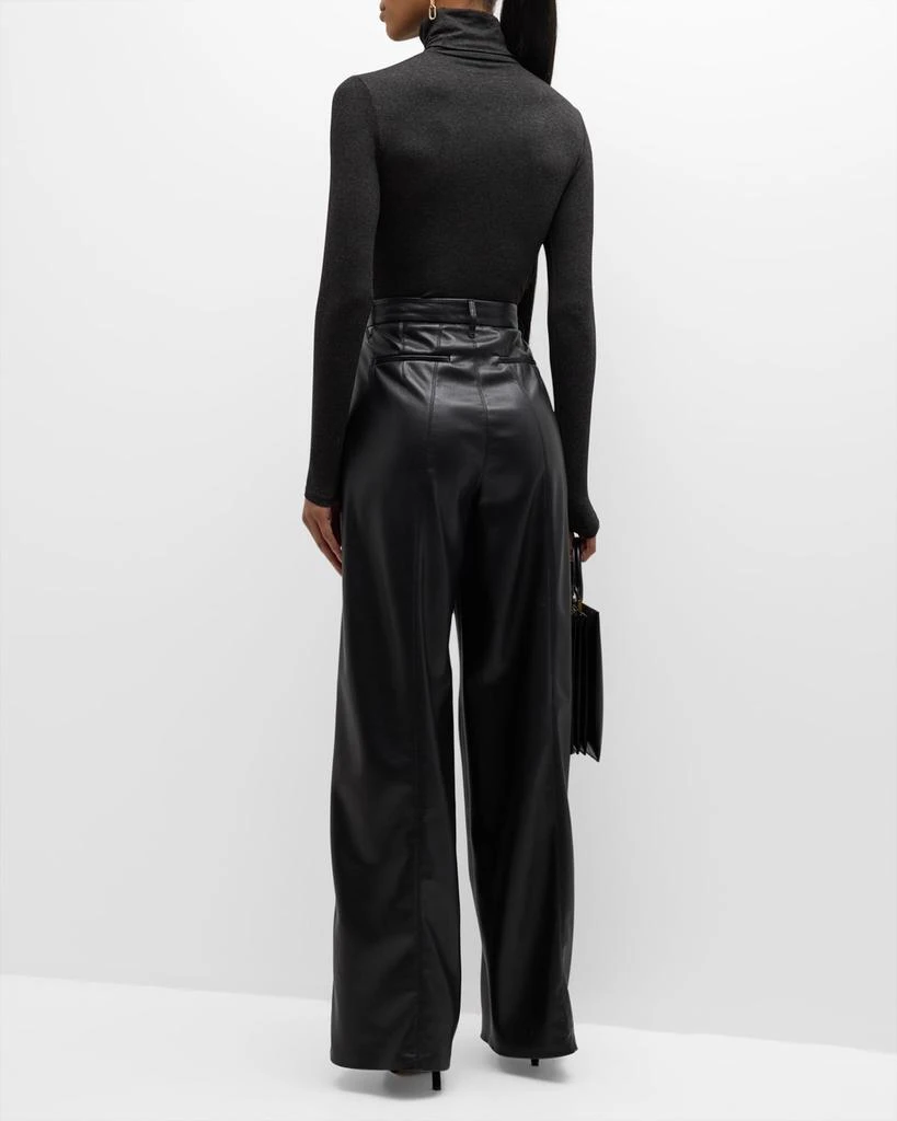 Soft Touch Long-Sleeve Turtleneck 商品