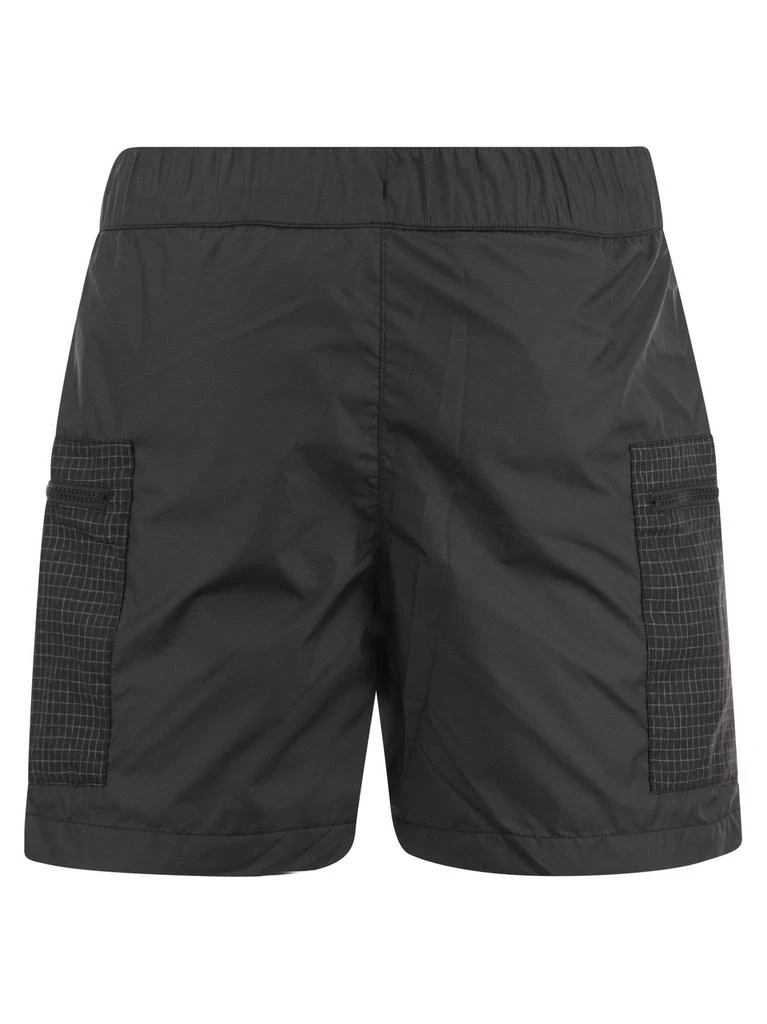 商品The North Face|The North Face Logo Patch Shorts,价格¥351,第2张图片详细描述