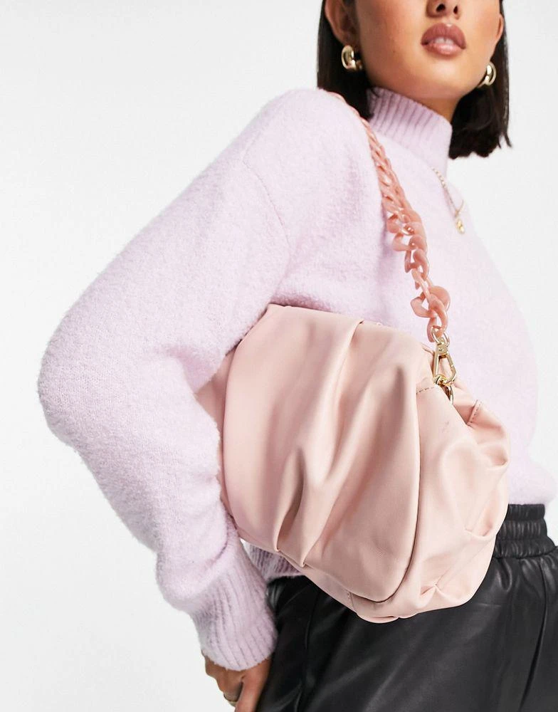 商品ASOS|ASOS DESIGN oversized ruched clutch bag in dusky pink with detachable shoulder chain,价格¥95,第1张图片