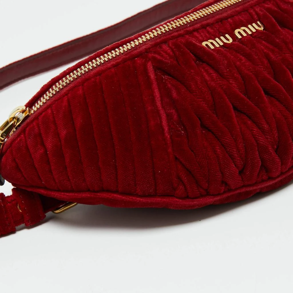 Miu Miu Red Matelassé Velvet Belt Bag 商品