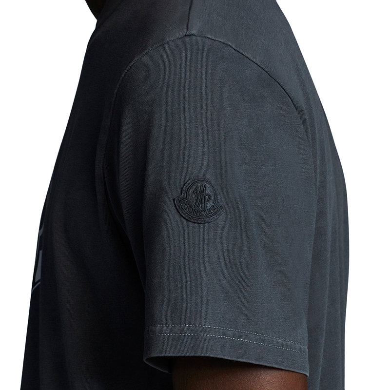 【预售3-7天】Moncler/蒙克莱 22年早春新款 1952系列 男士黑色纯棉Genius图案短袖T恤H10928C000088390T999商品第4张图片规格展示