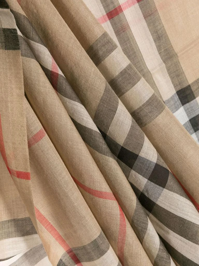 商品Burberry|BURBERRY - Giant Check Wool And Silk Blend Scarf,价格¥2718,第3张图片详细描述