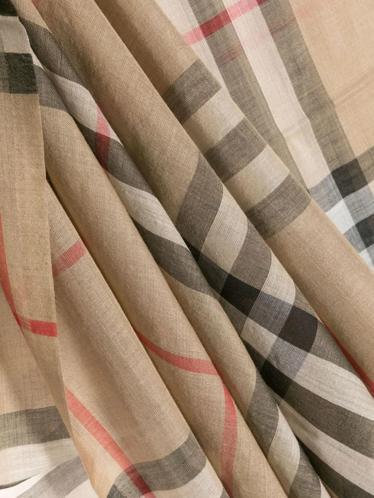 商品Burberry|BURBERRY - Giant Check Wool And Silk Blend Scarf,价格¥3416,第3张图片详细描述