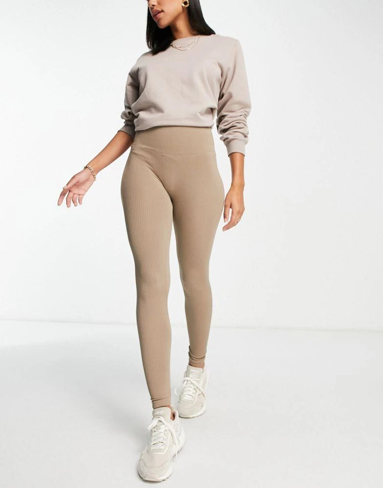 商品Stradivarius|Stradivarius seamless ribbed leggings in mushroom,价格¥154,第3张图片详细描述