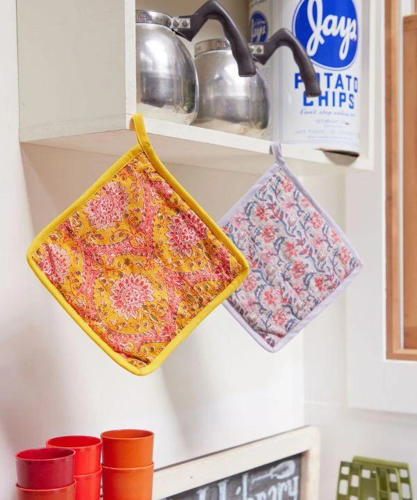 Block Print Style Potholder 商品