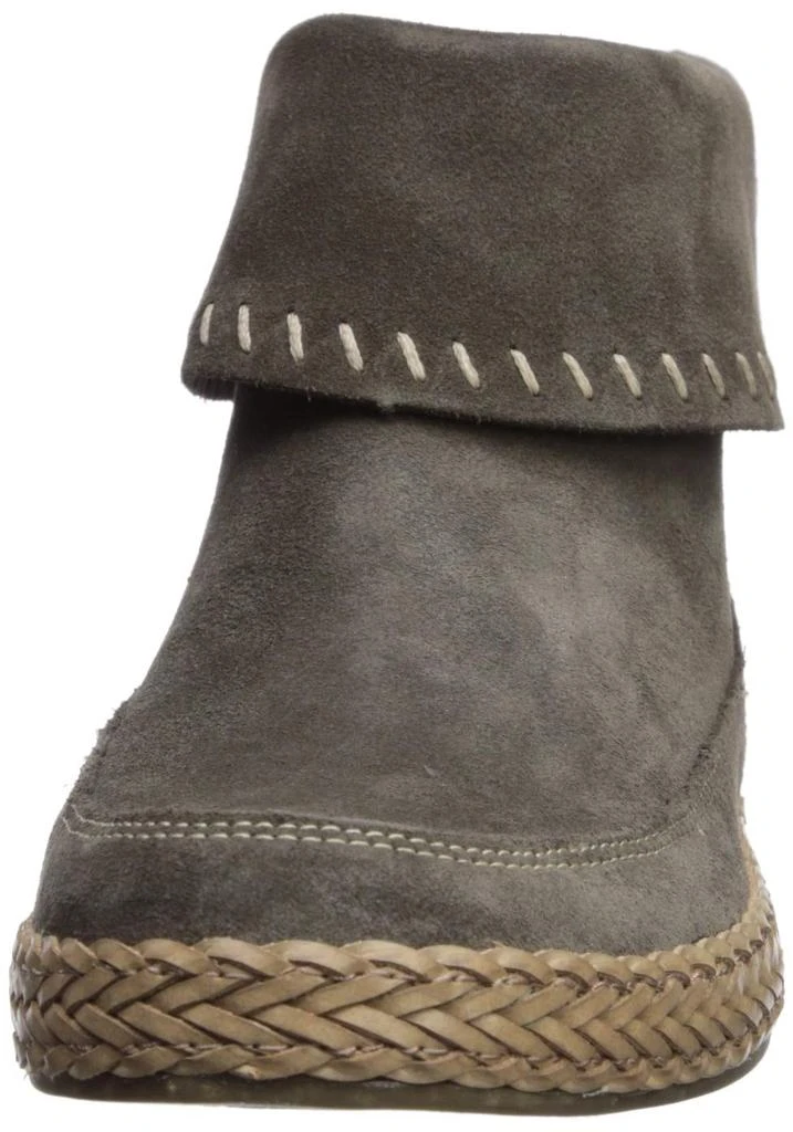 商品UGG|UGG Women's Varney Ankle Boot,价格¥938,第2张图片详细描述