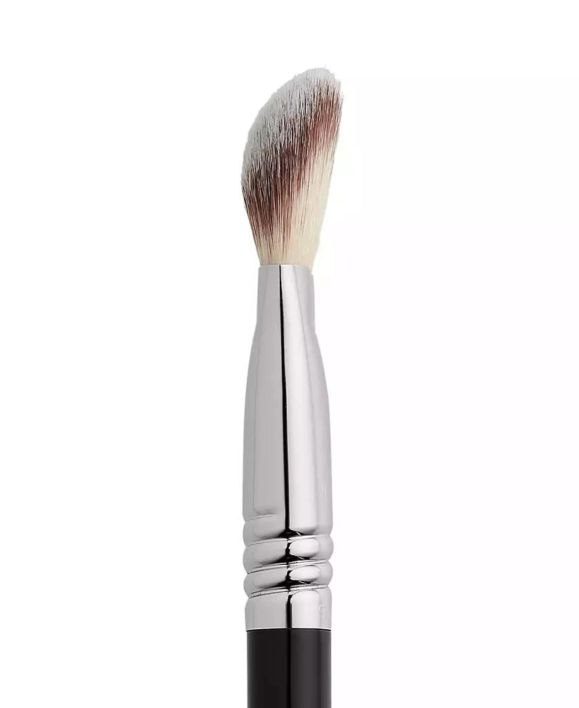 商品Sigma Beauty|F08 Precision Powder Brush,价格¥131,第4张图片详细描述