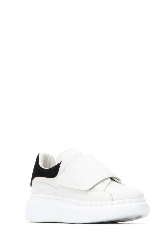 商品Alexander McQueen|Alexander McQueen Kids Oversized Velcro Strap Sneakers,价格¥1344,第2张图片详细描述