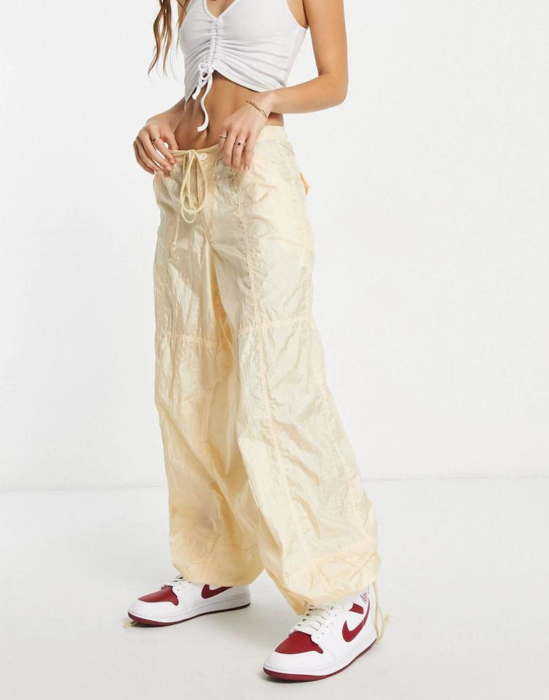 商品Motel|Motel baggy parachute trousers in ecru,价格¥191,第1张图片