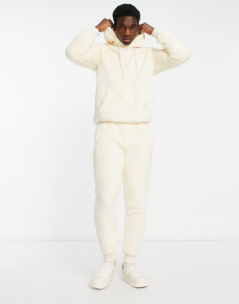 adidas originals Essentials+ fluffy joggers in wonder white商品第4张图片规格展示