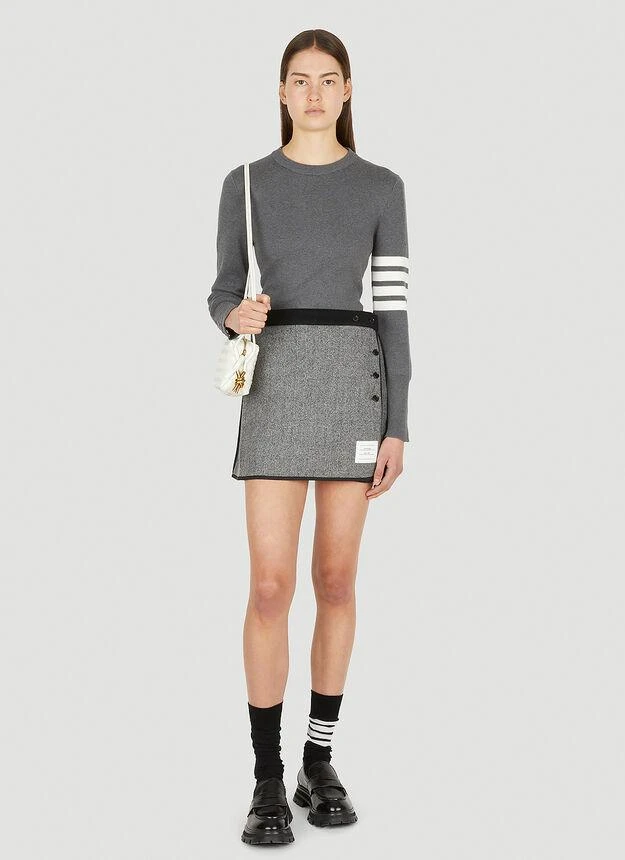 商品Thom Browne|Logo Patch Wrap Skirt in Grey,价格¥2826,第2张图片详细描述