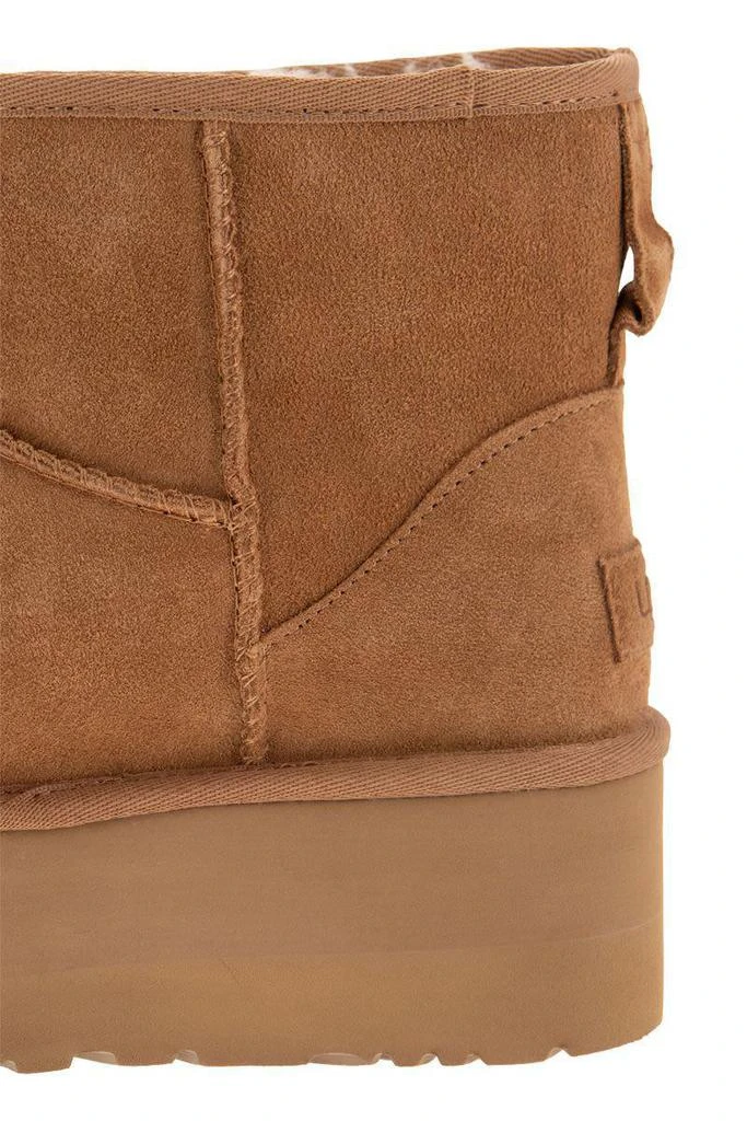 UGG Boots in Brown 商品