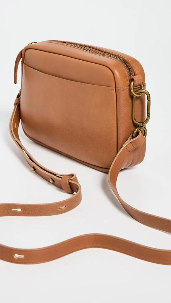 商品Madewell|The Leather Carabiner Medium Crossbody Bag,价格¥960,第4张图片详细描述