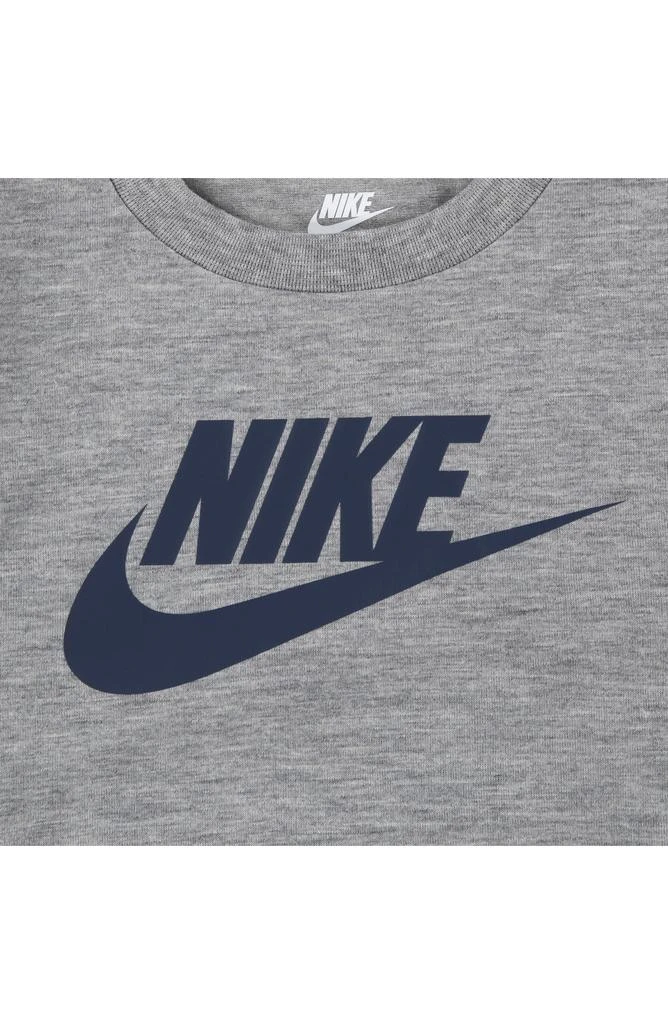 商品NIKE|Kids' Just Do It Puffer Vest, Graphic T-Shirt & Joggers Set,价格¥284,第5张图片详细描述