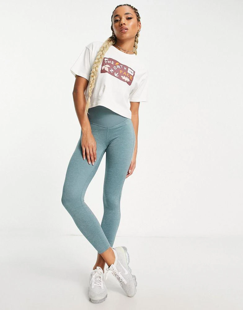 商品The North Face|The North Face Leaf Drawing cropped chest print t-shirt in off white Exclusive at ASOS,价格¥135,第3张图片详细描述