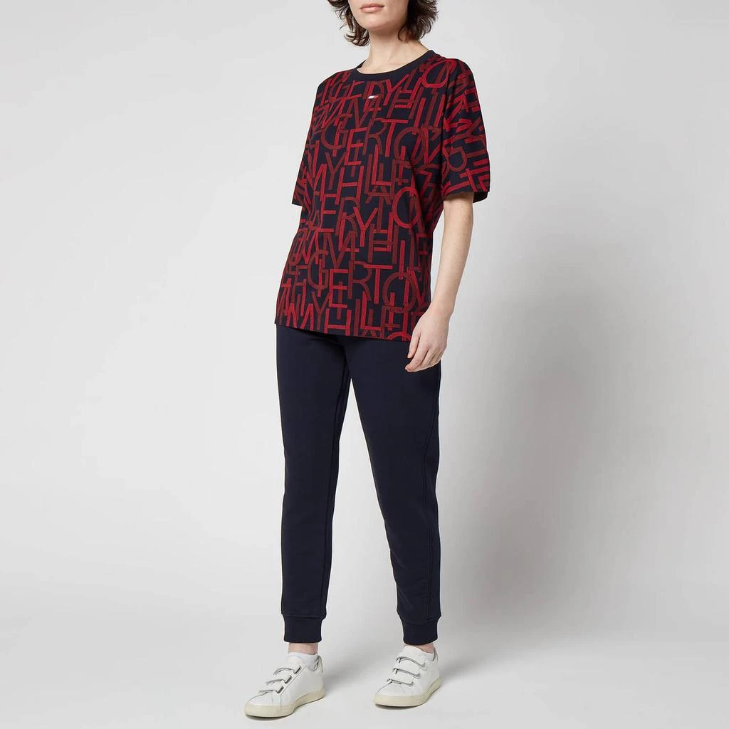 商品Tommy Hilfiger|Tommy Sport Women's Relaxed Aop Crew Neck T-Shirt - Textured Type Print,价格¥190,第3张图片详细描述