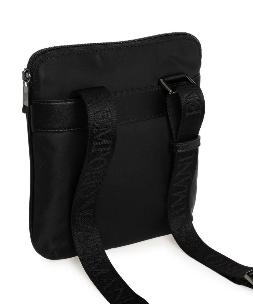 商品Emporio Armani|Emporio Armani Logo-Plaque Zipped Shoulder Bag,价格¥1644,第2张图片详细描述