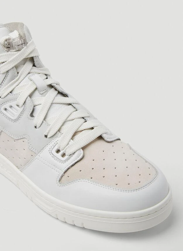 08STHLM High Top Sneakers in White 商品