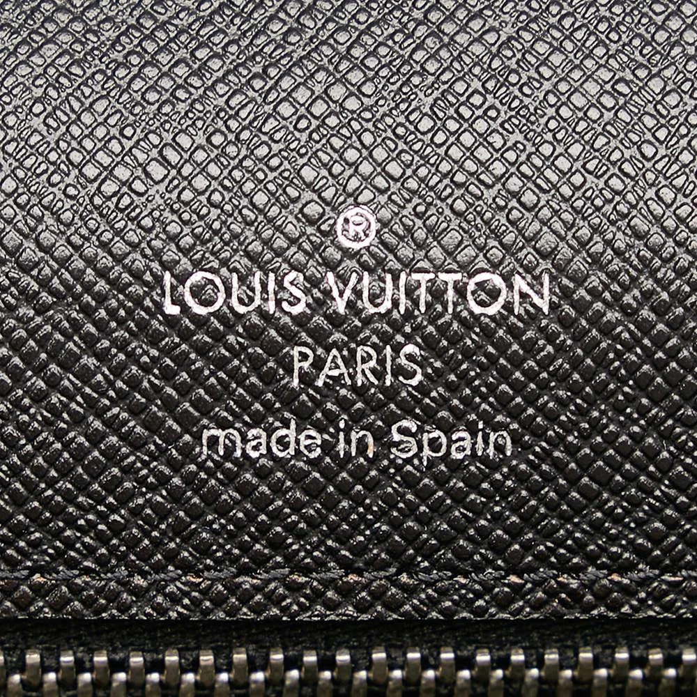 Louis Vuitton Black Taiga Selenga 商品