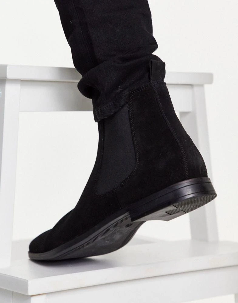 商品ASOS|ASOS DESIGN chelsea boots in black suede with black sole,价格¥264,第2张图片详细描述