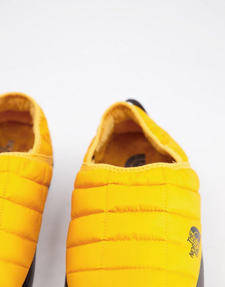 商品The North Face|The North Face Thermoball Traction Mule slippers in yellow,价格¥511,第4张图片详细描述