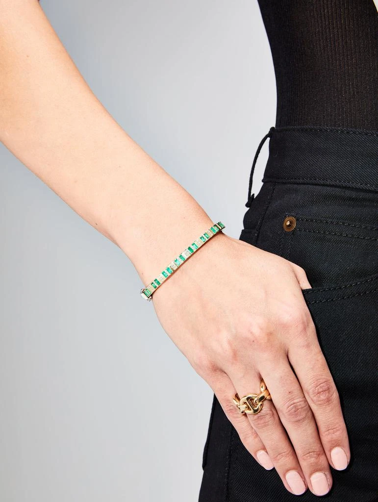 商品THREE STORIES JEWELRY|Classic Two-Toned Baguette Mixed Sapphire Column Bangle,价格¥34252,第2张图片详细描述