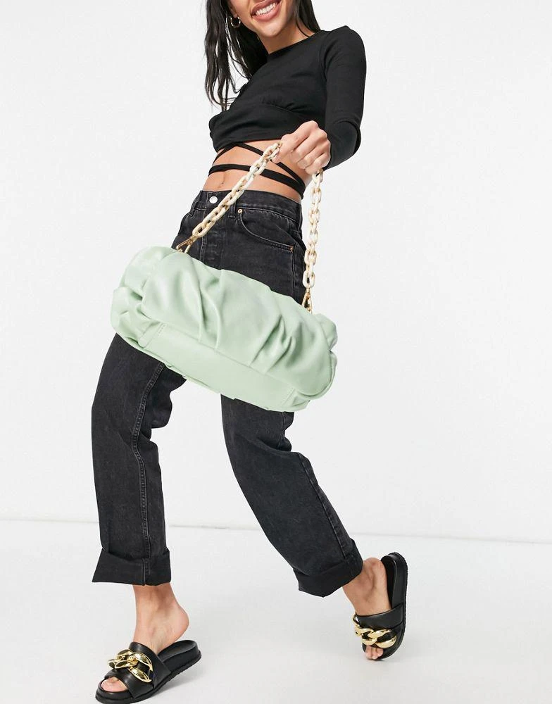 商品ASOS|ASOS DESIGN oversized ruched clutch bag in sage green with detachable shoulder chain,价格¥158,第2张图片详细描述