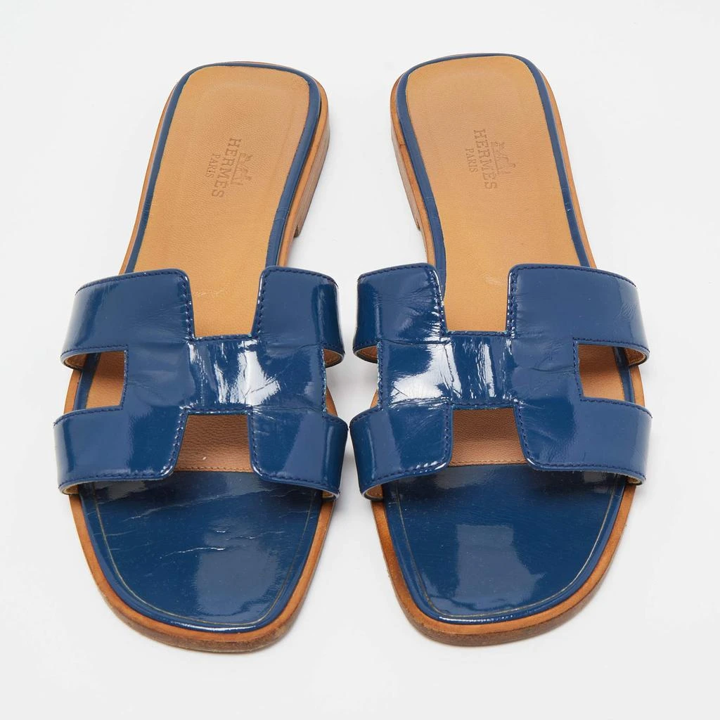 商品[二手商品] Hermes|Hermes Blue Patent Leather Oran Flat Slides Size 37,价格¥3045,第3张图片详细描述