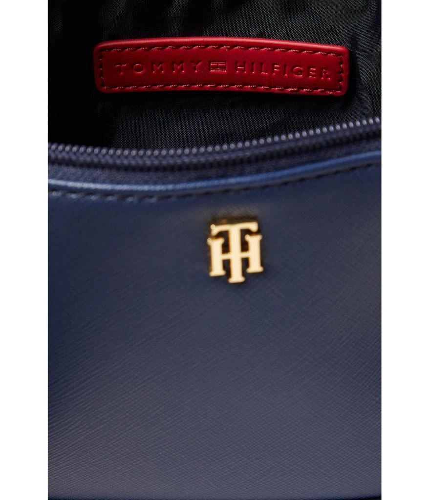 商品Tommy Hilfiger|Yvette II Dome Crossbody Saffiano PVC,价格¥399,第3张图片详细描述