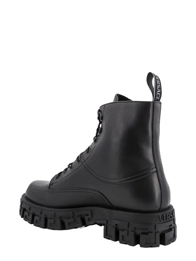 商品Versace|Leather boots,价格¥3816,第3张图片详细描述