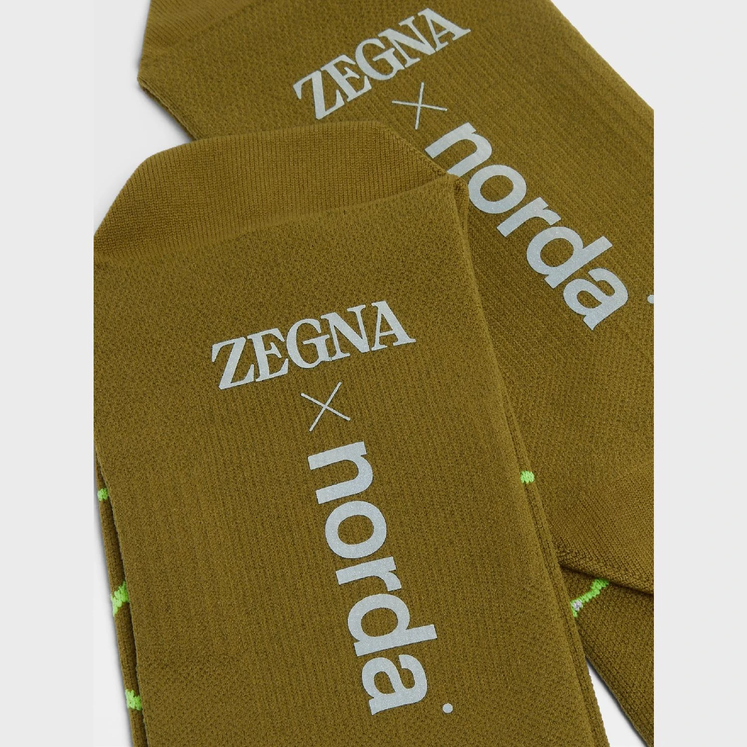 包邮包税【预售7天发货】 ZEGNA杰尼亚 23秋冬 男士 袜子 ZEGNA x norda™ Olive Green Technical Fabric Mid Calf Socks N5V40-605-318 商品