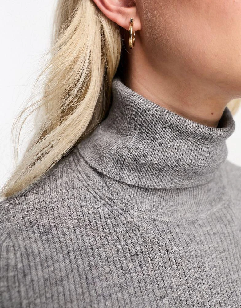 商品Pull&Bear|Pull&Bear long sleeve knitted polo neck in grey,价格¥125,第2张图片详细描述