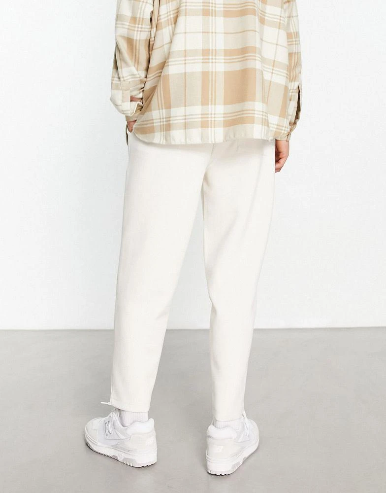 商品ASOS|ASOS DESIGN smart tapered joggers in beige scuba,价格¥171,第3张图片详细描述