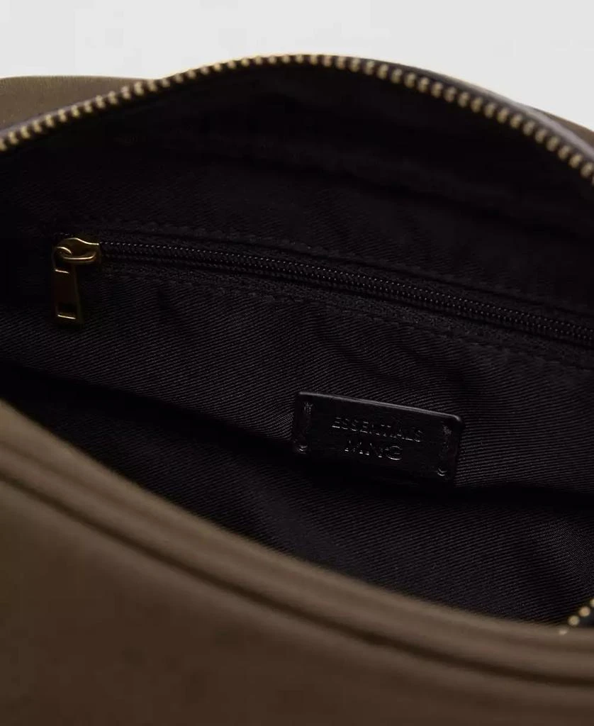 商品Mango|Men's Zipped Leather Cosmetic Bag,价格¥516,第4张图片详细描述