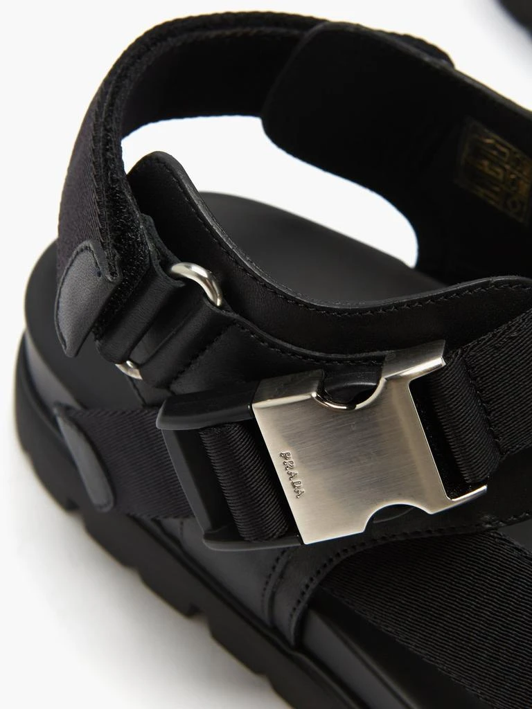 Tread-sole leather sandals 商品
