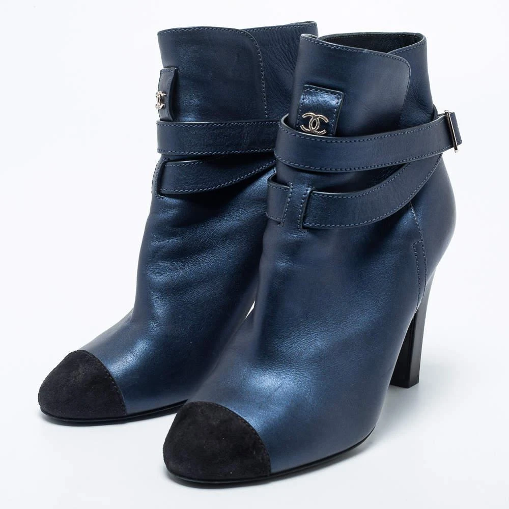 商品[二手商品] Chanel|Chanel Navy Blue/Black Suede And Leather Ankle  Boots Size 41,价格¥3039,第2张图片详细描述