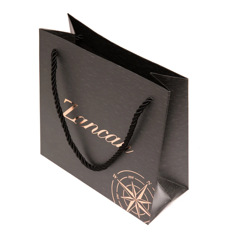 商品Zancan|18K rose and white gold necklace, iconic compass rose pendant with diamonds.,价格¥18341,第5张图片详细描述