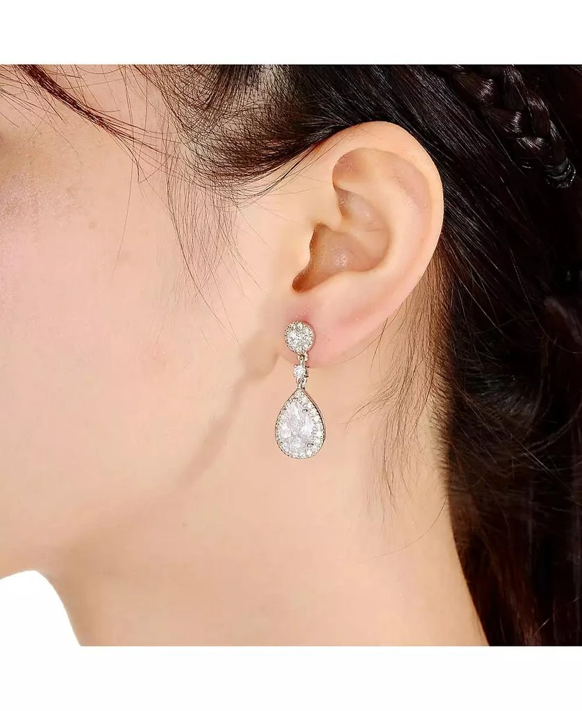 商品Genevive|Sterling Silver White gold Plated Pear Drop Cubic Zirconia with Circle Post Earrings,价格¥246,第3张图片详细描述