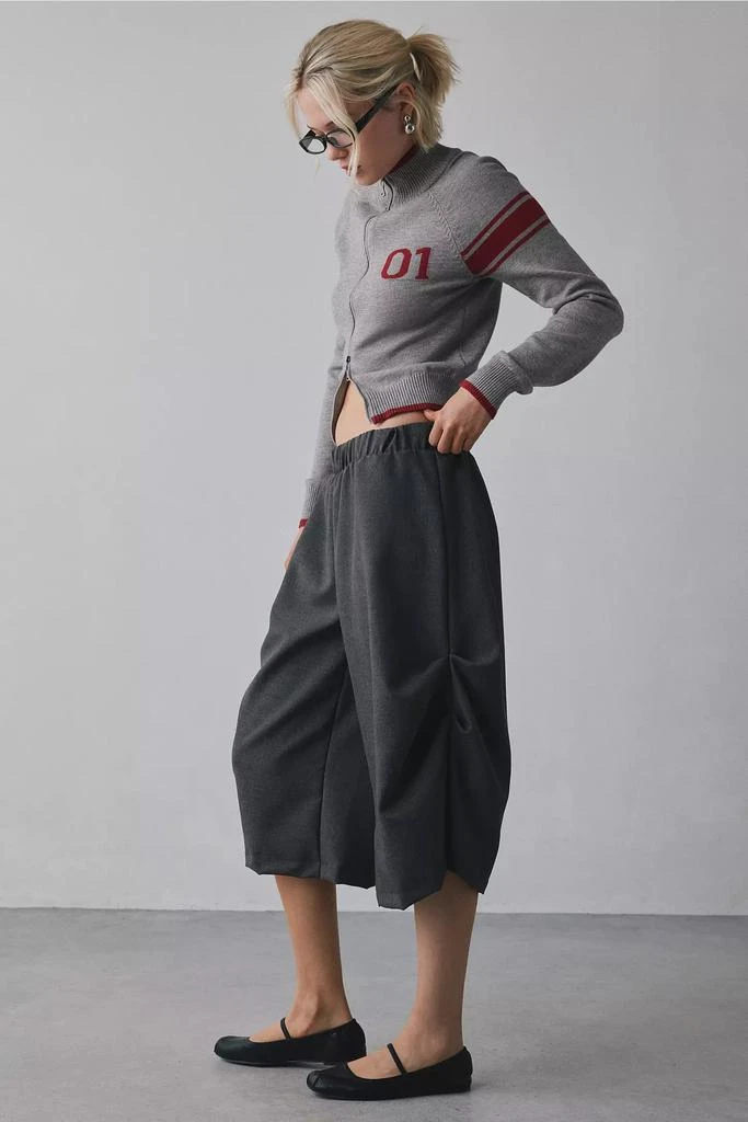 商品Urban Renewal|ReMADE By UO Remnants Ruched Crop Pant,价格¥382,第2张图片详细描述