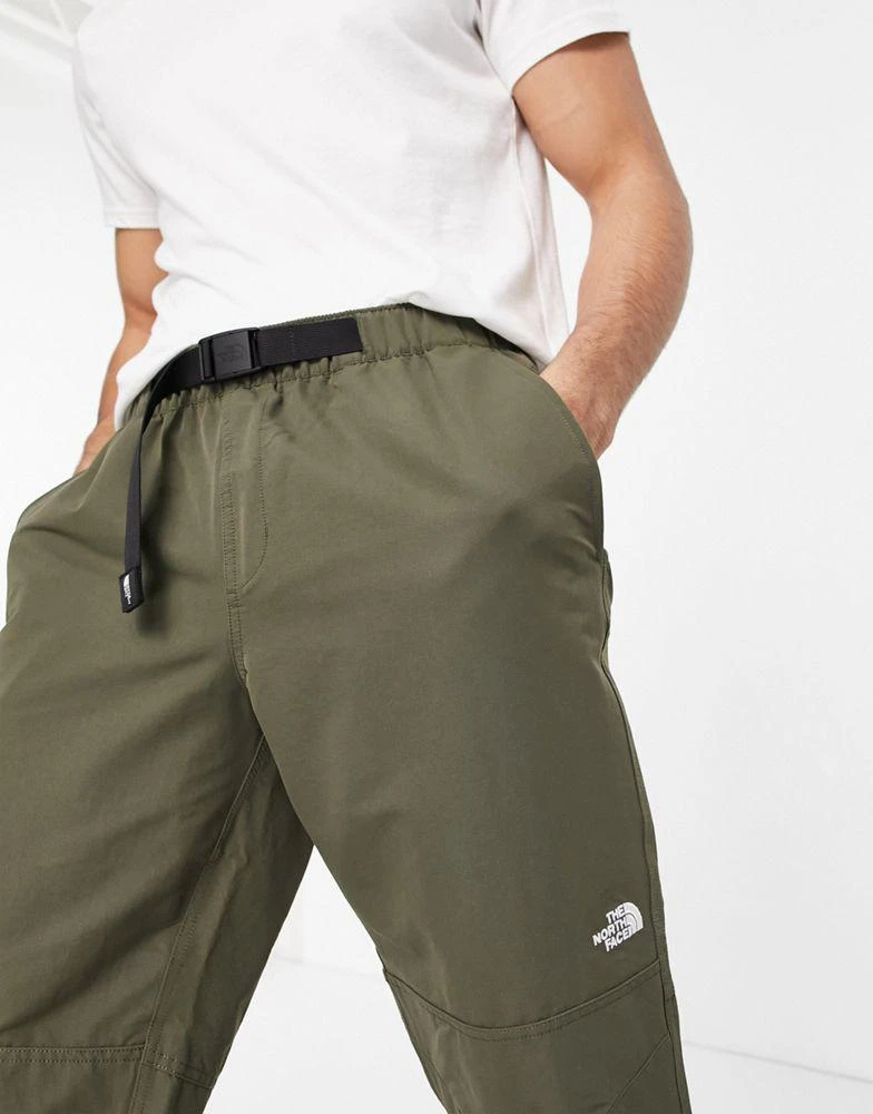 商品The North Face|The North Face Woven pull on trousers in green,价格¥716,第3张图片详细描述