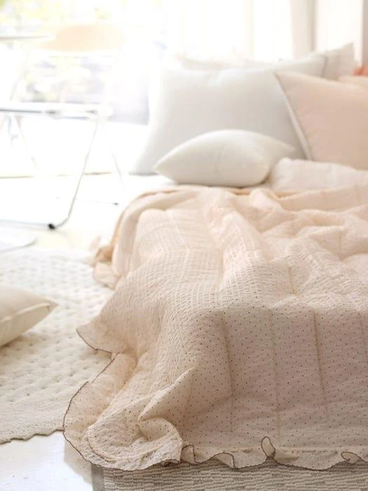 Dots Bamboo Seersucker Summer Quilted Comforter 商品
