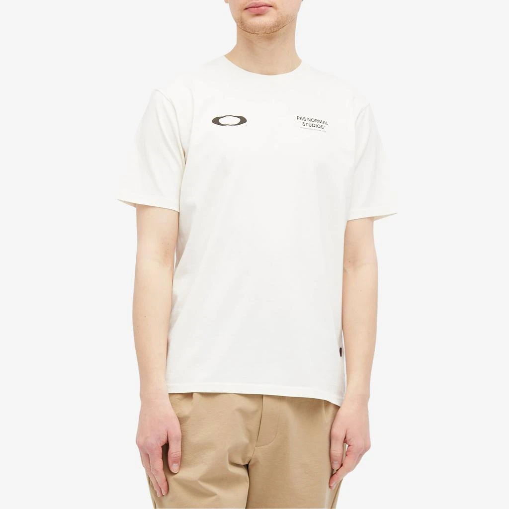 商品Pas Normal Studios|Pas Normal Studios x Oakley Off-Race T-Shirt,价格¥559,第2张图片详细描述