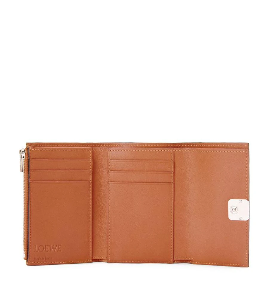 商品Loewe|Leather Anagram Vertical Wallet,价格¥4839,第3张图片详细描述