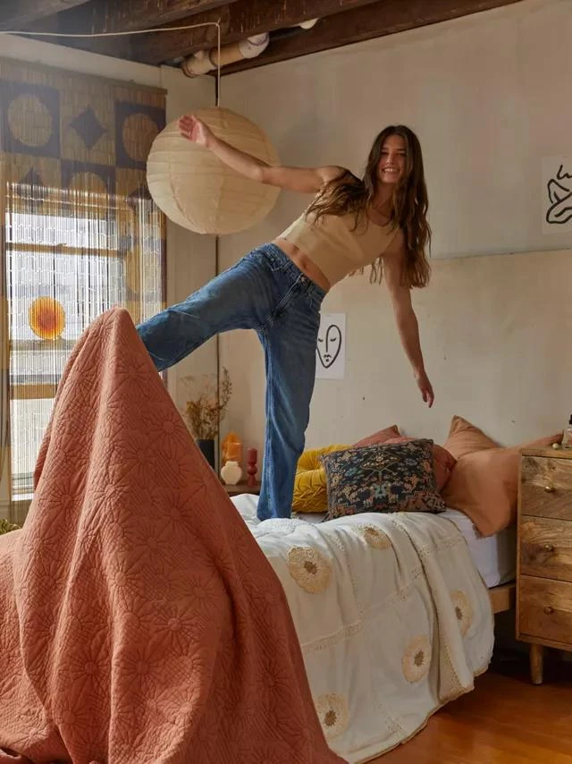 商品Urban Outfitters|Dorthy Crochet Comforter,价格¥1937,第5张图片详细描述