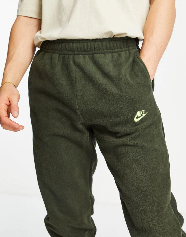 商品NIKE|Nike Sportswear Sport Essentials cuffed polar fleece joggers in khaki,价格¥355,第3张图片详细描述