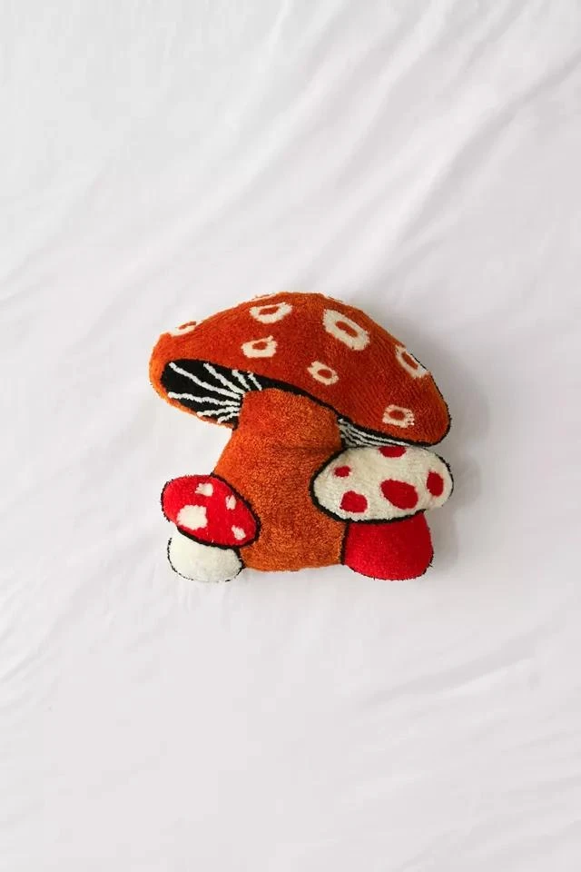 商品Urban Outfitters|Mushroom Tufted Throw Pillow,价格¥189,第4张图片详细描述