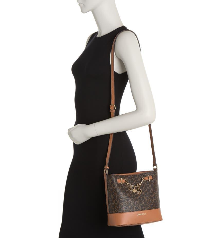 商品Calvin Klein|Adrina Crossbody Bag,价格¥624,第4张图片详细描述