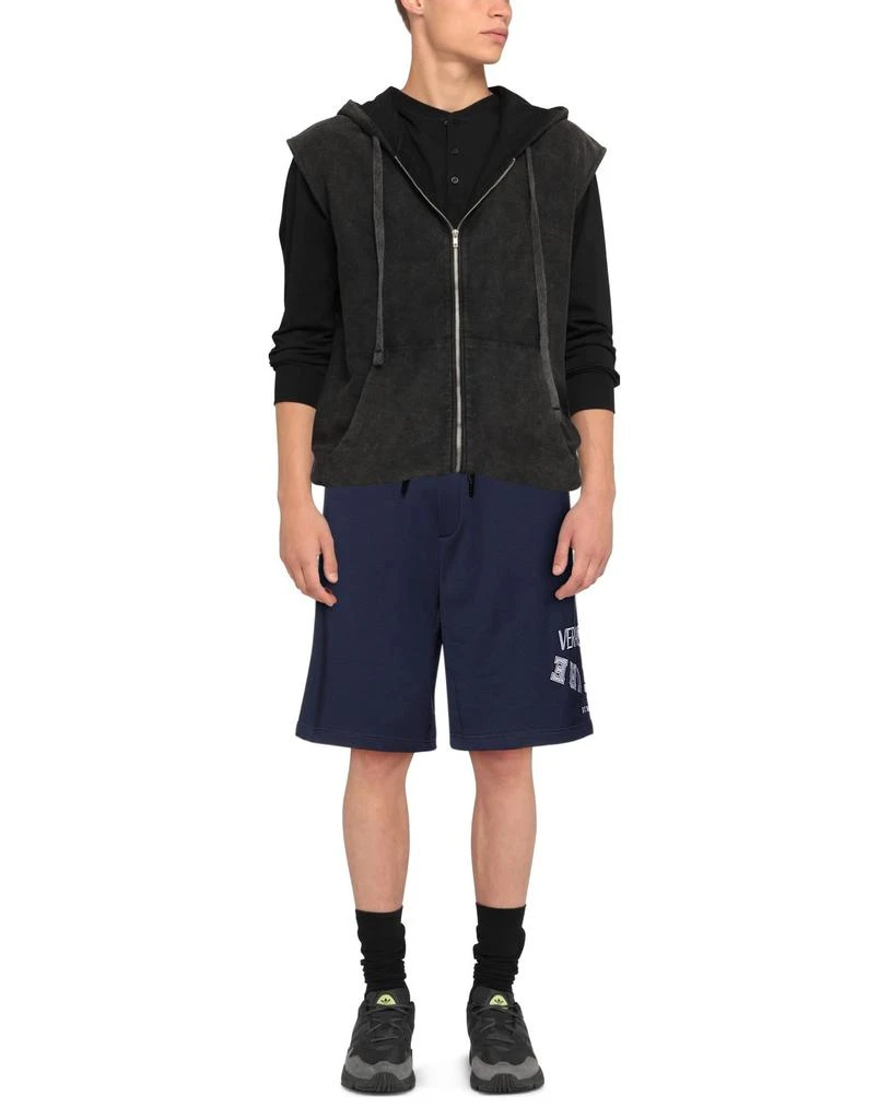商品Versace|Shorts & Bermuda,价格¥564,第2张图片详细描述