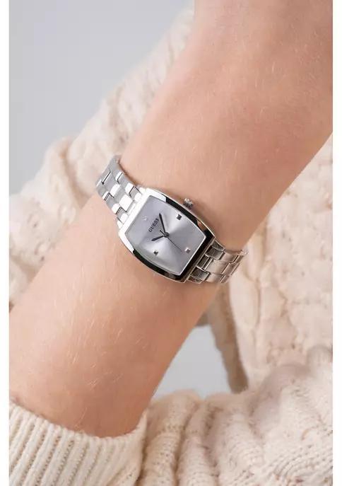 商品GUESS|Brilliant Diamond Silver Tone Bracelet,价格¥743,第7张图片详细描述