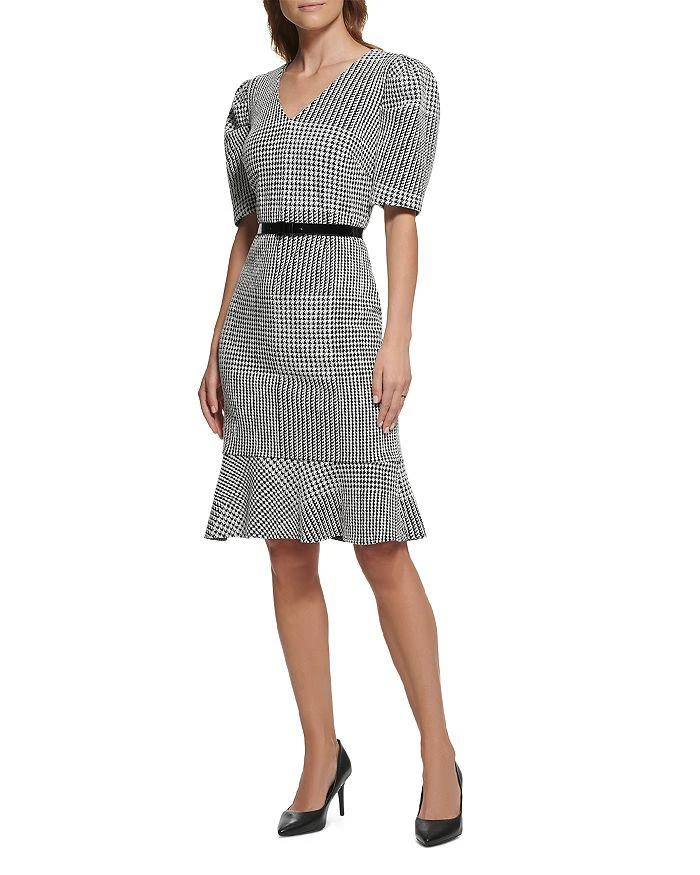 商品Karl Lagerfeld Paris|Houndstooth Knit Belted Dress,价格¥332,第4张图片详细描述